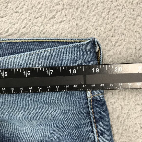 LEVIS 501 Jeans Mens 38x32 Original Straight Leg Button Fly Medium Wash Denim - Picture 14 of 16